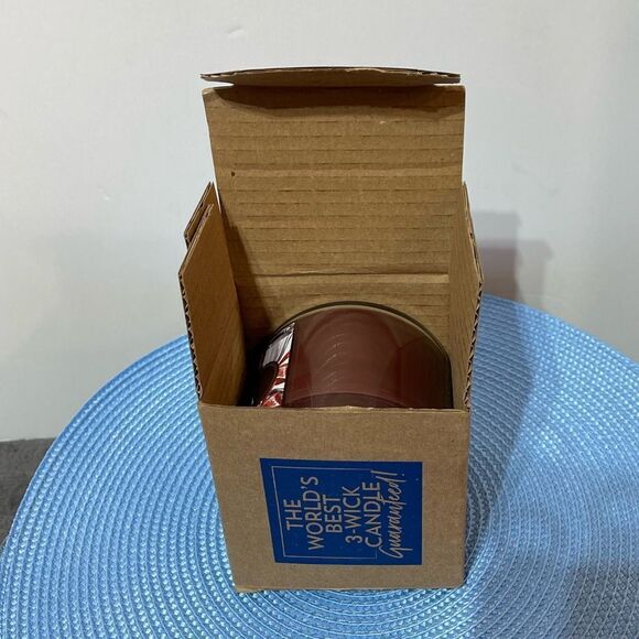 White Barn Wish Christmas Spice 3 Wick Candle with holder NWT - Picture 6 of 6